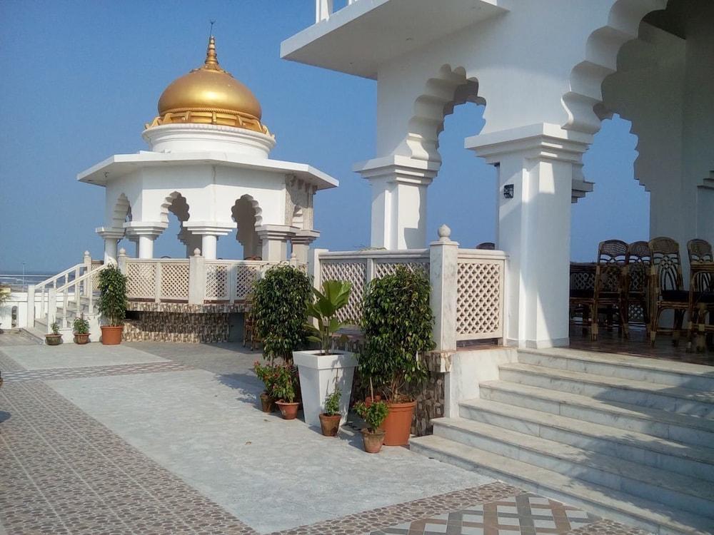 Lucky India Royal Heritage Puri Exterior photo